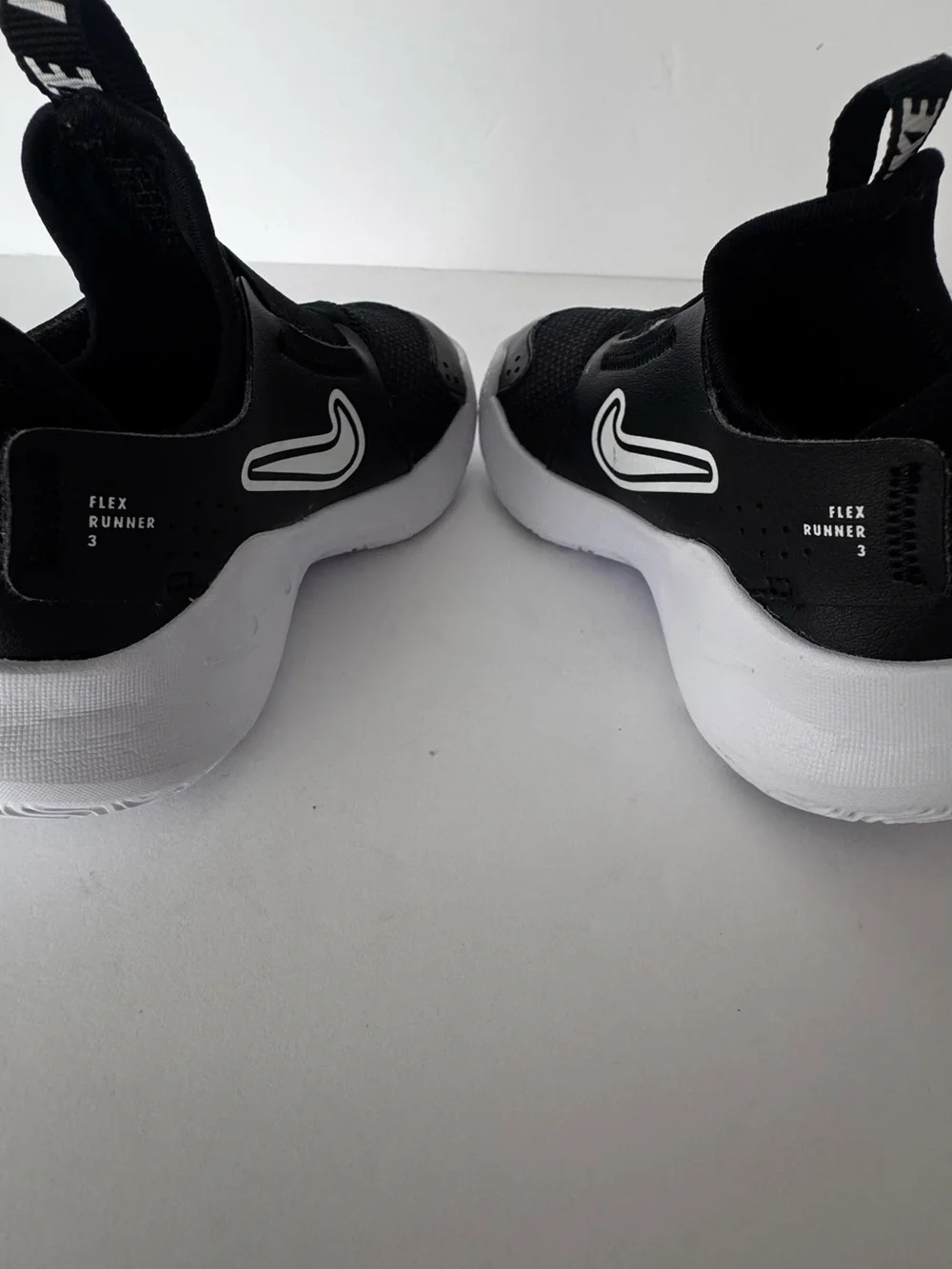 Nike Flex Runner 3 Toddler Size 10C Black White Slip-On Running Shoes FN1449-001